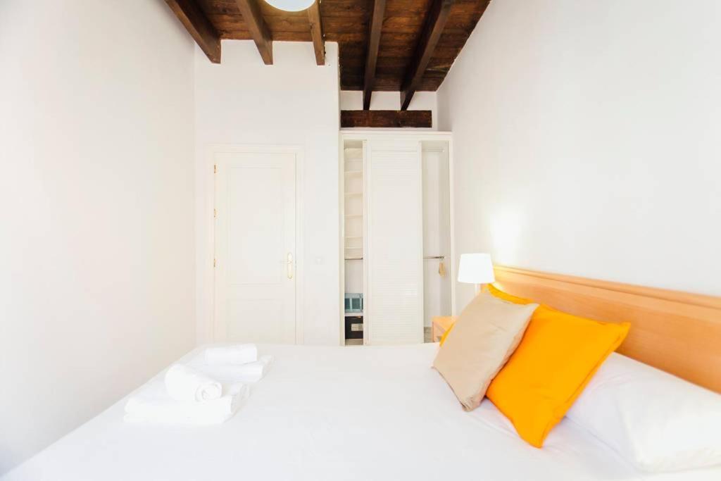 Precioso Apartamento En El Casco Antiguo De Triana Sevilla Bagian luar foto