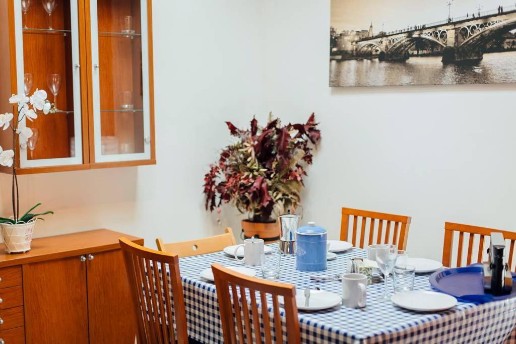 Precioso Apartamento En El Casco Antiguo De Triana Sevilla Bagian luar foto